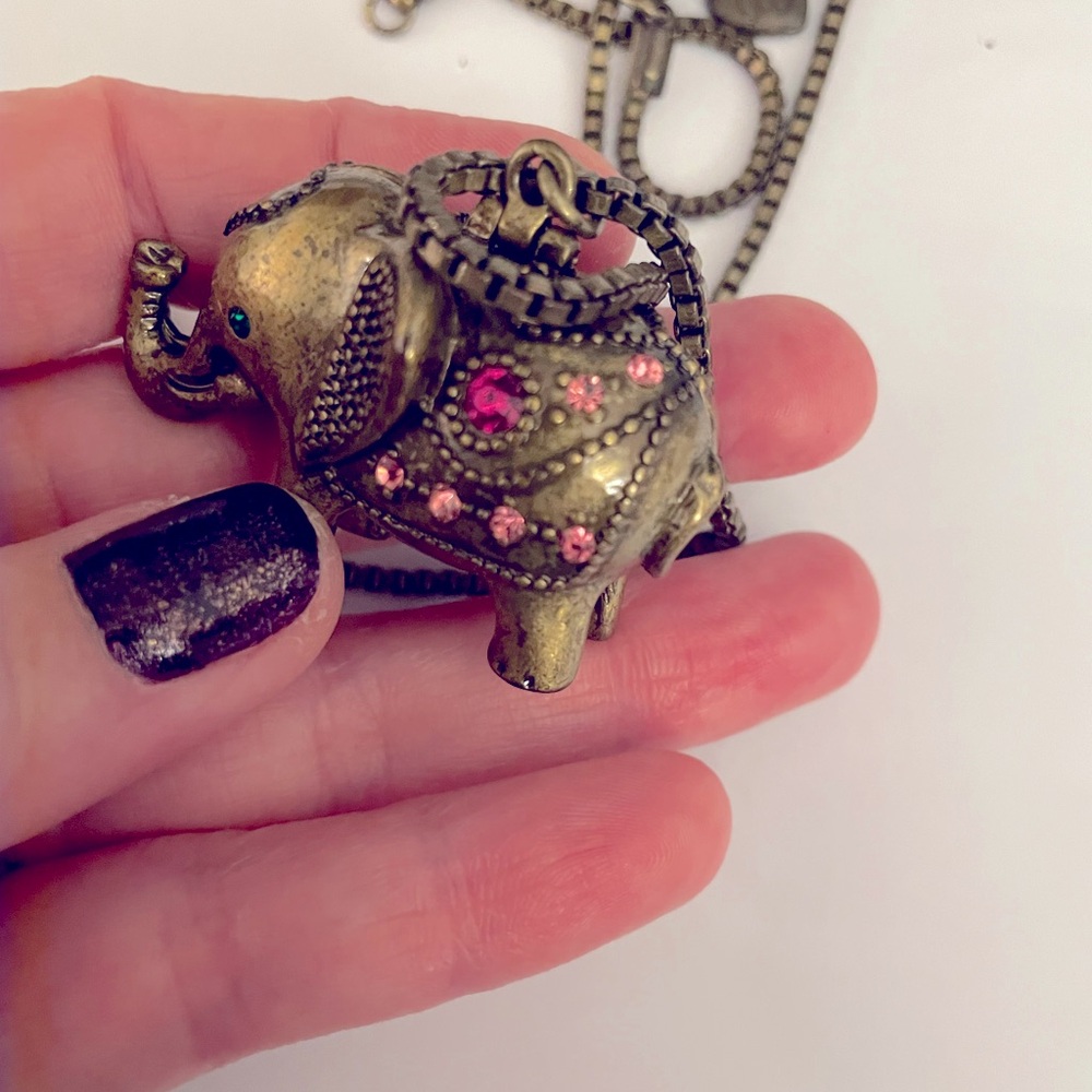 Betsy Johnson elephant necklace